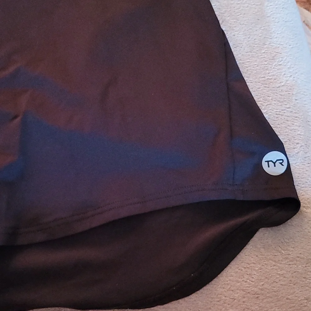 TYR Performance Top - Picture 2 of 12
